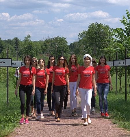 Фіналістки "Міс Україна Всесвіт" влаштували фотосесію в зоні ЧАЕС