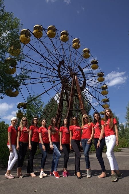 Фіналістки "Міс Україна Всесвіт" влаштували фотосесію в зоні ЧАЕС