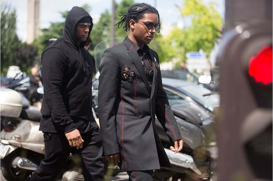 Street style: как выглядят самые модные мужчины Парижа