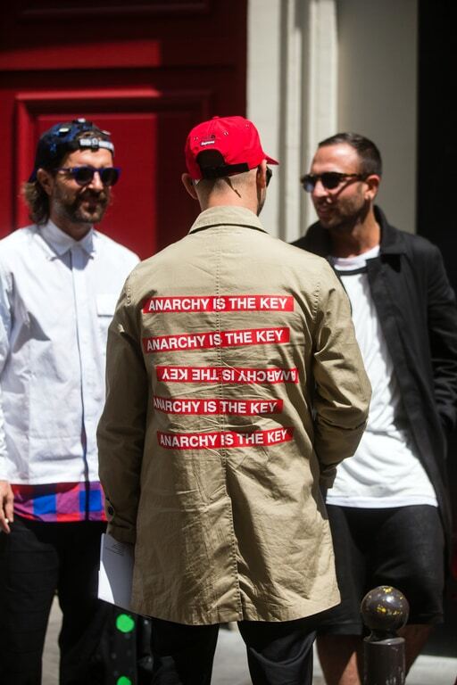 Street style: как выглядят самые модные мужчины Парижа