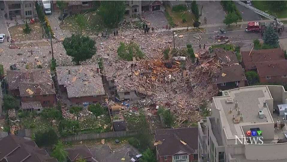 В Канаде взрыв уничтожил несколько жилых домов: есть жертвы. Фотофакт