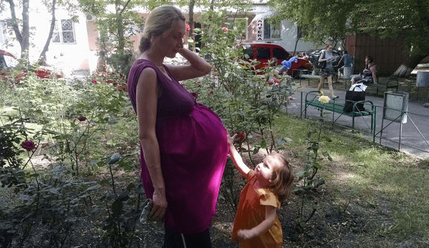 Пятерня – это кулак: мать-героиня из Одессы рассказала о крошках-близнецах. Опубликованы фото