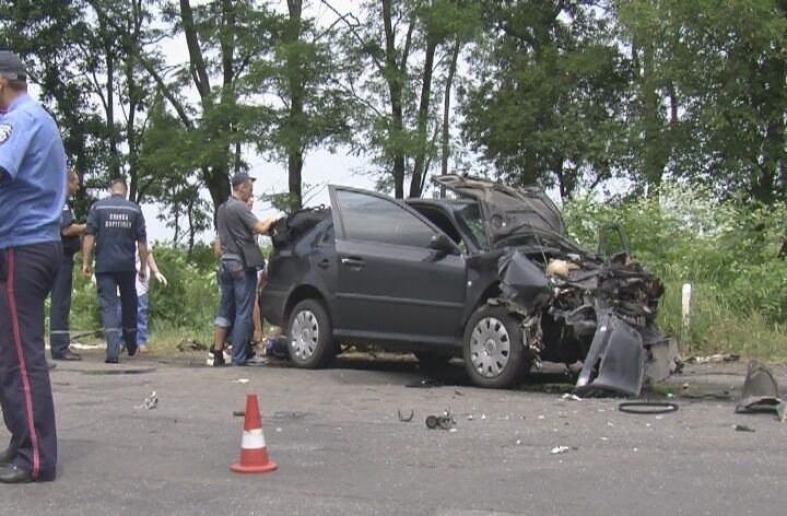 В ДТП с участием автомобиля СБУ погибла семья из трех человек: опубликованы фото и видео