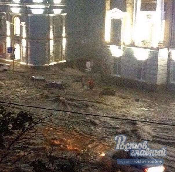 Режим ЧС: в Ростове случился потоп, есть погибшие. Опубликованы фото, видео