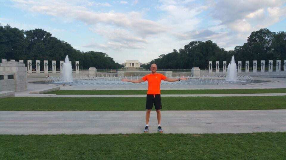 "Ви там тримайтеся": Яценюк похвалився ранковою пробіжкою по Вашингтону