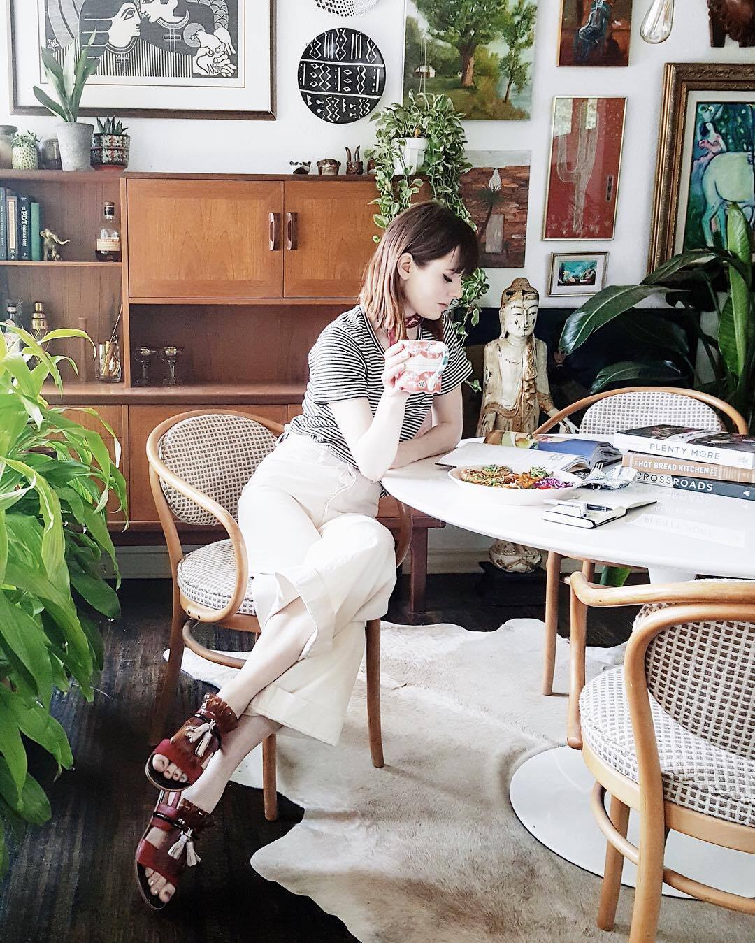 Тренд сезона: с чем носить тельняшку