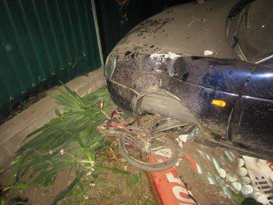 Едва не линчевали: под Киевом водитель сбил насмерть двух детей