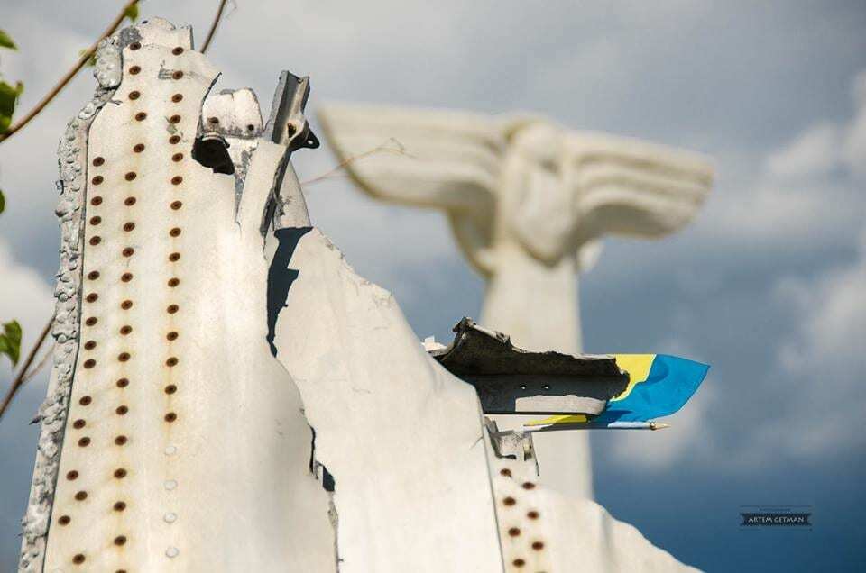 "Плаче небо": під Слов'янськом відкрили пам'ятник загиблим в АТО льотчикам