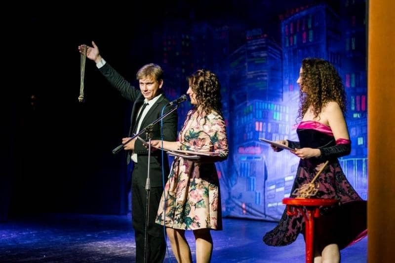 Влада Литовченко подарила путевку в лето ребенку из зоны АТО