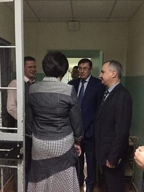 Искал пыточные и узников "ЛНР": Луценко нагрянул с проверкой в изолятор СБУ. Фотофакт