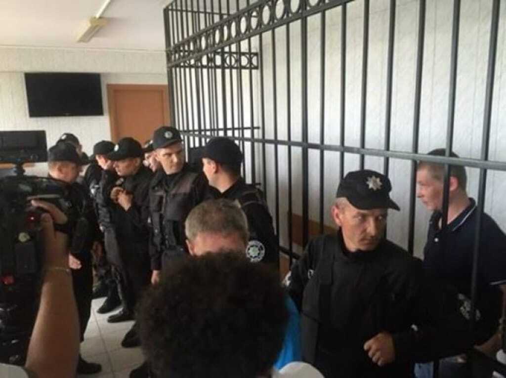 В Одессе заблокировали здании суда после освобождения россиянина Мефедова
