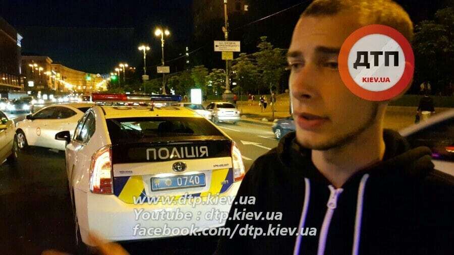 ДТП в Киеве: адвокат по "делу убийства Грабовского" пострадал в аварии на мотоцикле. Фото- и видеофакт