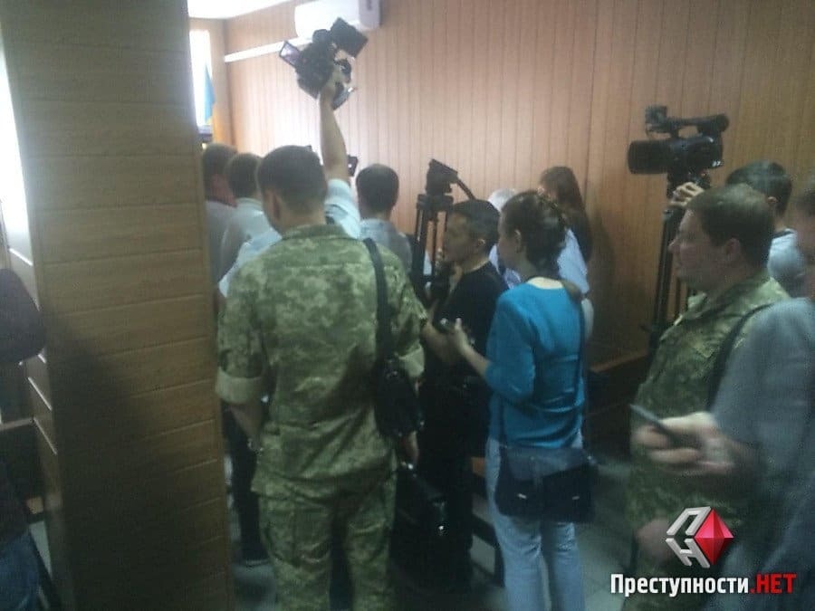 Дело Романчука: пойманный на взятке Герой Украины появился в суде