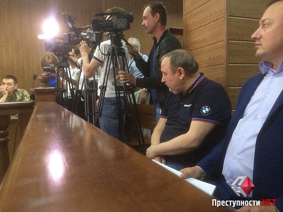 Дело Романчука: пойманный на взятке Герой Украины появился в суде. Опубликованы фото
