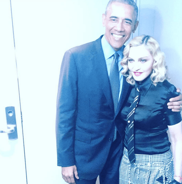 Мадонна в деловом стиле заселфилась с Обамой