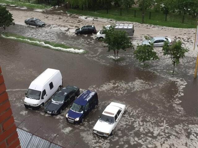 Біда врожаю: Луцьк накрила жахлива злива з градом