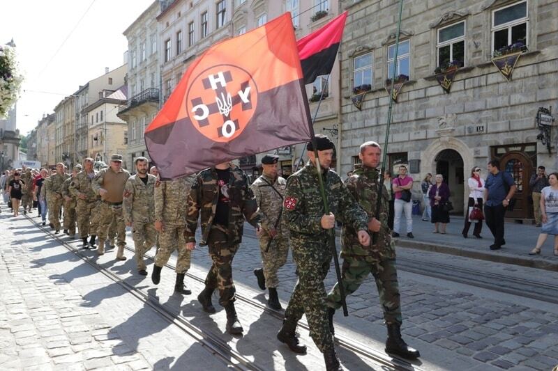 "Сміттєві" проблеми Садового: сесію міськради зірвали, мер втік