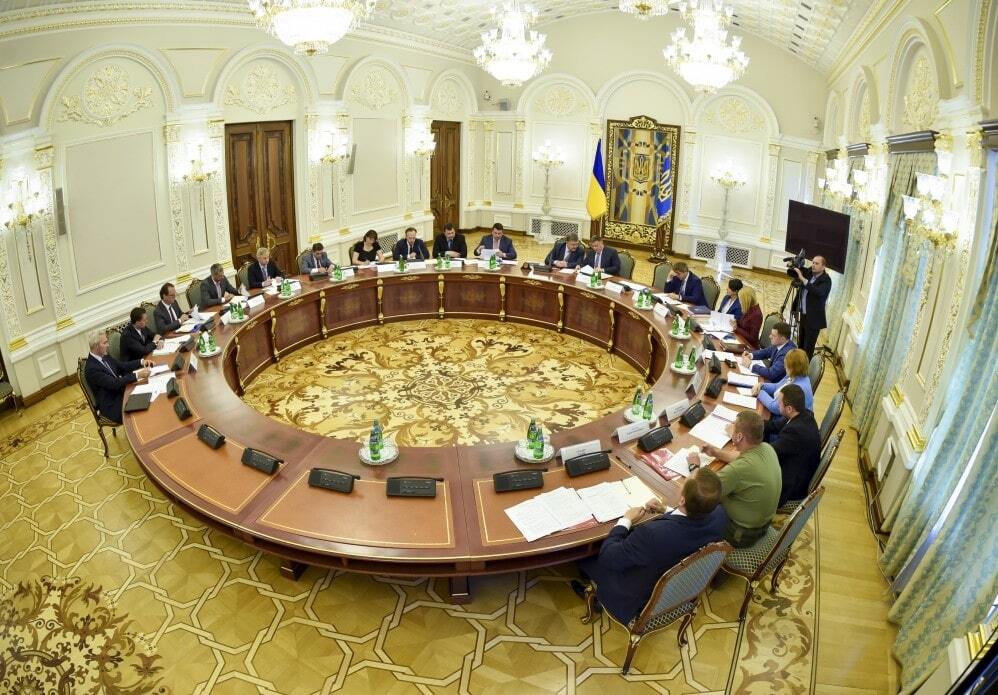 Порошенко рассказал, как "выжечь каленым железом" коррупцию в Украине