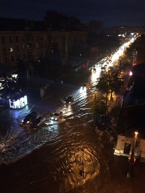 Ночной ливень за несколько часов затопил Харьков: опубликованы фото и видео