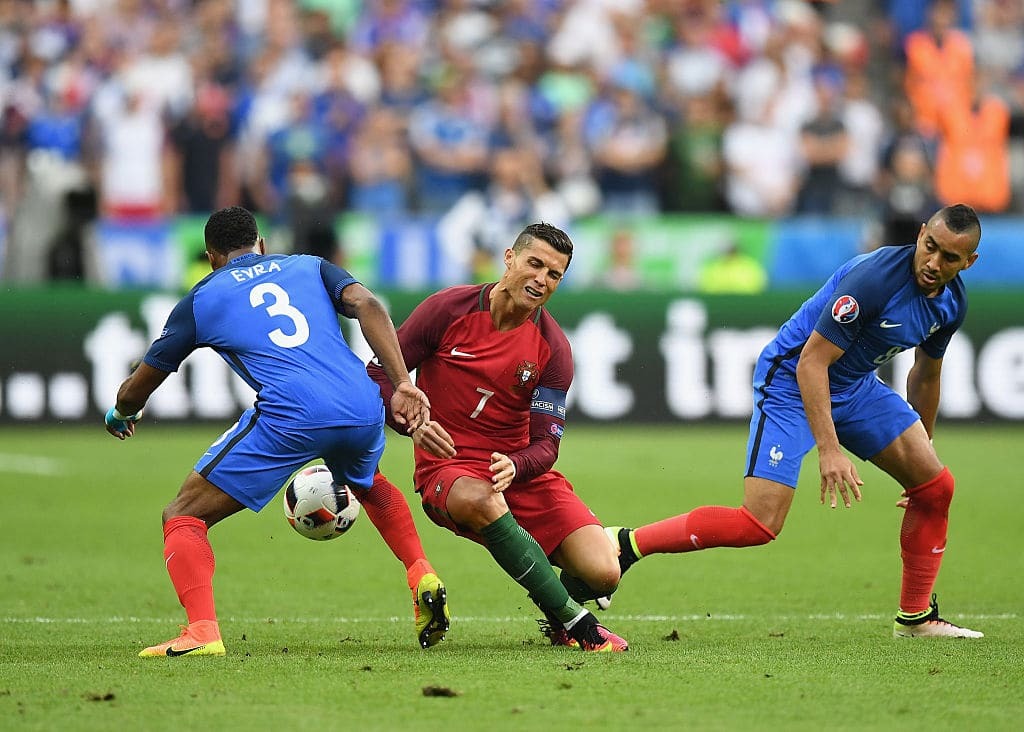 Португалия обыграла Францию в драматичном финале Евро-2016