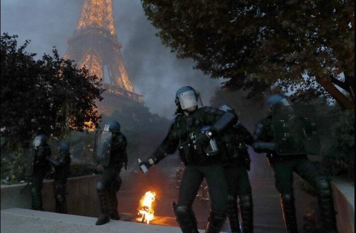 Финал Евро-2016. Полиция Парижа применила водометы против сотен фанов