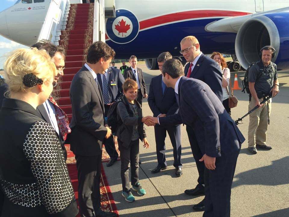 С 9-летним бонусом: в Украину прибыл долгожданный премьер Канады