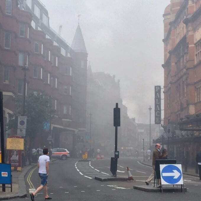В Чайнатаун Лондона разразился огромный пожар. Видеофакт
