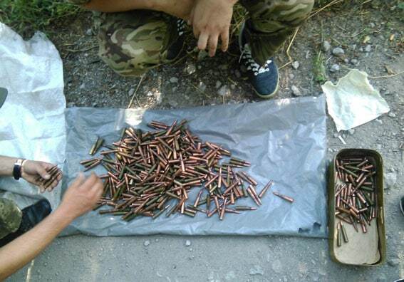Гранаты, мины, патроны: на Донбассе нашли тайник с арсеналом оружия