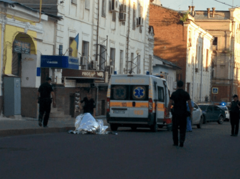 У центрі Харкова застрелили чоловіка