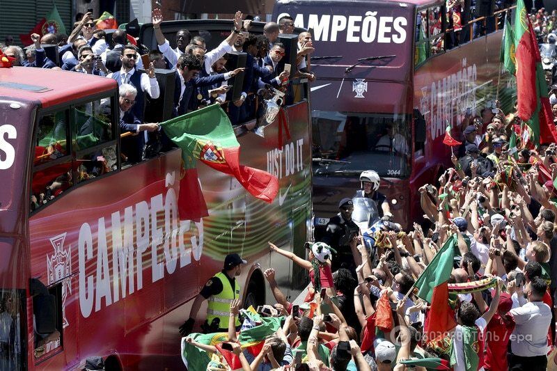 Євро-2016. Збірна Португалії повернулася з Кубком додому