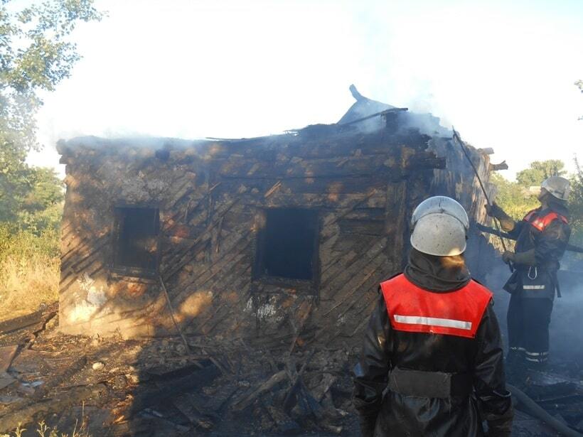 На Київщині згорів будинок: загинула 30-річна жінка із сином