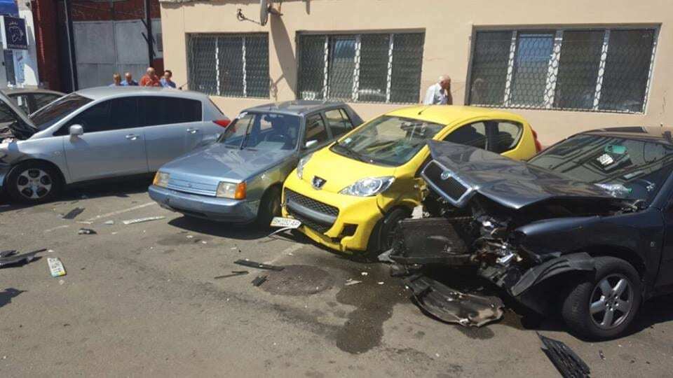 Масштабное ДТП в Киеве: неуправляемая Toyota разбила девять машин