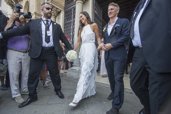 Футболист сборной Германии женился на самой красивой теннисистке мира: фото с церемонии