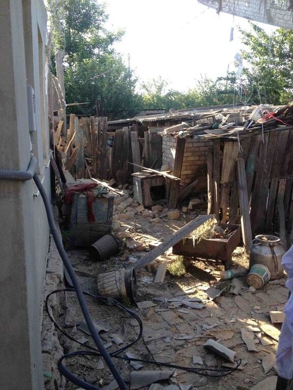 Пострадали жилые дома: Аброськин показал последствия ночного обстрела Торецка. Опубликованы фото