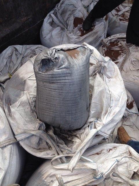 На Донбассе СБУ задержала 136 тонн "реактивного" циркония для "ДНР": опубликованы фото и видео