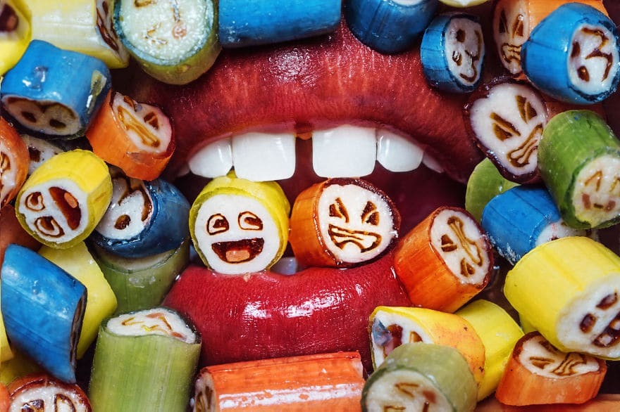 Фотограф показал красоту женских губ в чувственном проекте