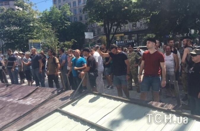 Біля Будинку профспілок у Києві побилися через демонтаж