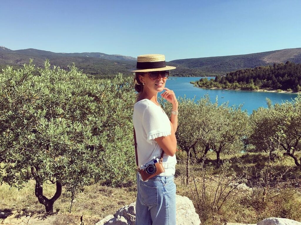 Молодая мама Инна Цимбалюк поделилась красочными снимками с отдыха во Франции