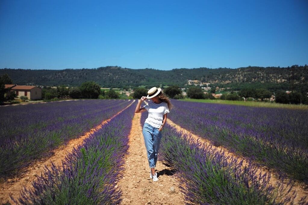 Молодая мама Инна Цимбалюк поделилась красочными снимками с отдыха во Франции