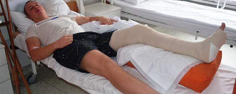 Поставили на ноги: бійцю АТО завдяки допомозі небайдужих відновили розірване коліно