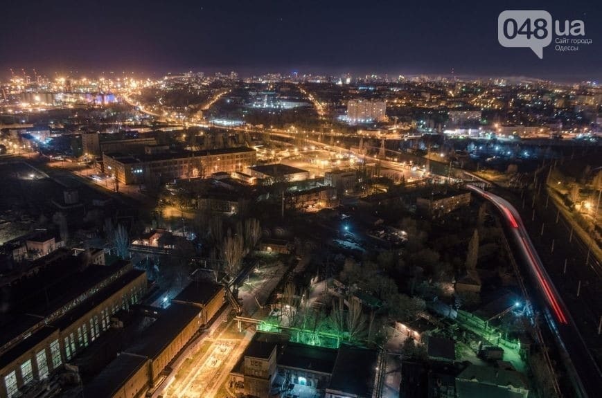 Одесские руферы покорили очередной небоскреб и показали рассвет. Фото и видео