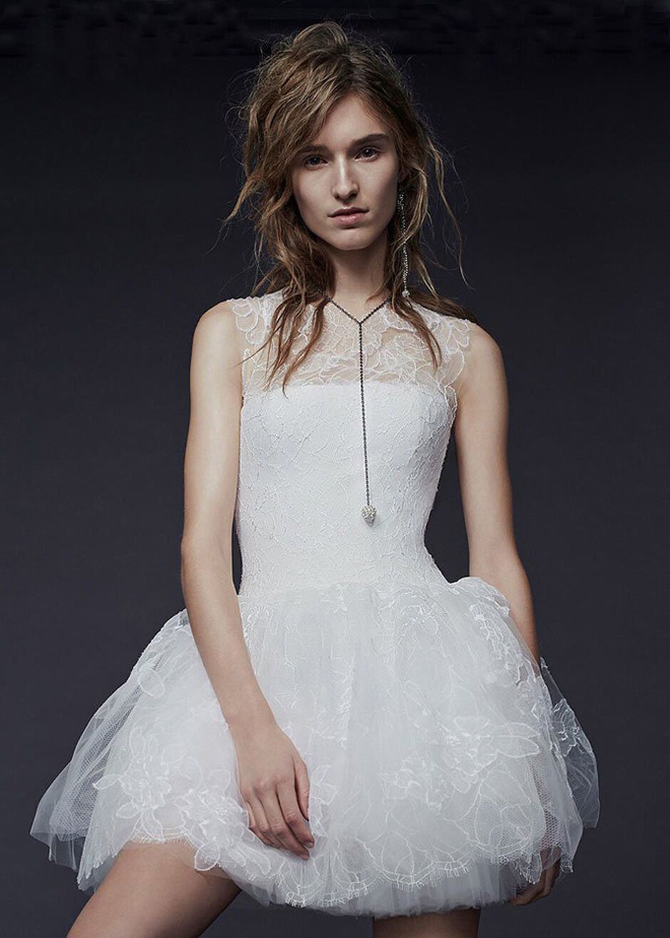 Как стать невестой года: самые сексуальные свадебные платья