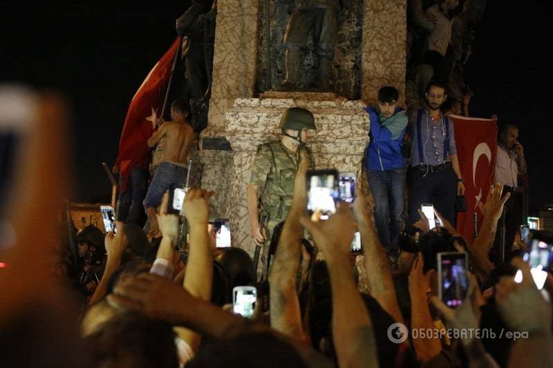 Спроба військового перевороту в Туреччині: всі подробиці, фото і відео