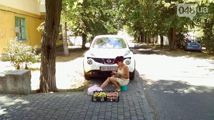 Нашествие автохамов: одесситы поделились фото "героев парковки"