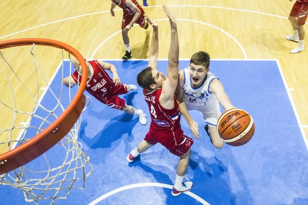 Украина добыла великолепную победу на молодежном Евробаскете, обыграв чемпионов