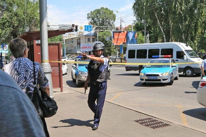 Терористична атака в Алма-Аті: ключові подробиці, фото і відео