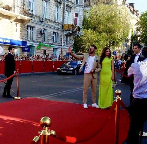 Победительница "Холостяка-6" пришла на Одесский кинофестиваль с возлюбленным
