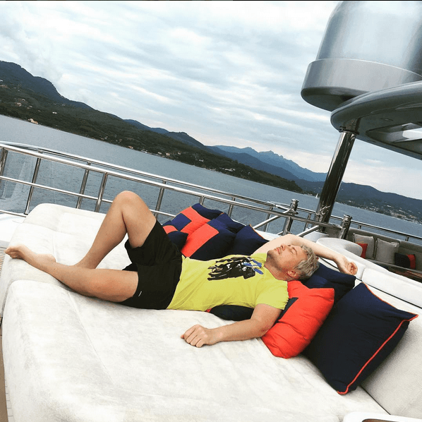 Роскошная жизнь Баскова: как проводит отпуск "натуральный блондин"