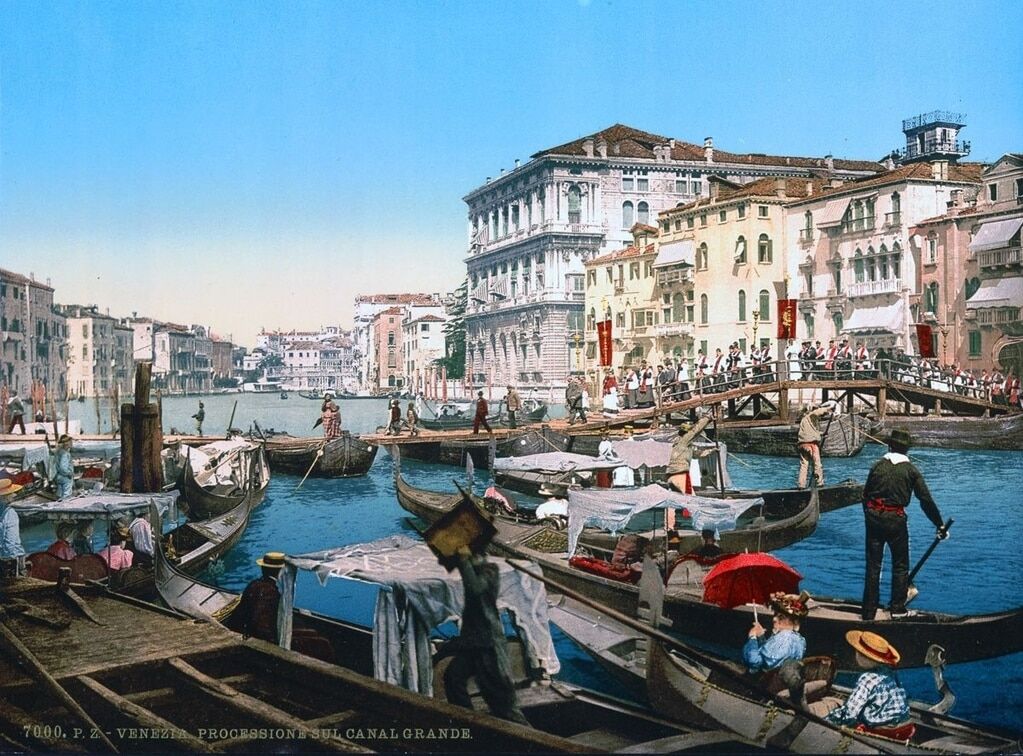 Город на воде: опубликованы цветные фото Венеции в 19 веке