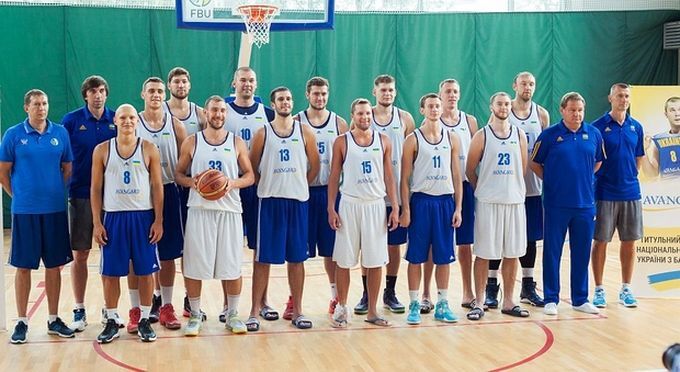 Наставник сборной Украины: сделали определенные поправки в подготовке команды